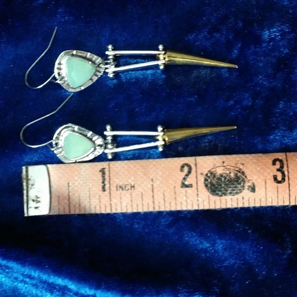 Beautiful Boho Contemporary 2-tone Hinged Earrings Faceted Stone 2 1/2" - Picture 9 of 10